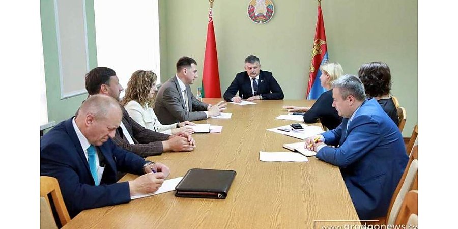 Развитие туристического потенциала и транспортное сообщение. Министр спорта и туризма Сергей Ковальчук провел выездной прием граждан в Мостах