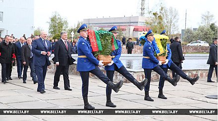 Лукашенко и Порошенко в Чернобыле почтили память погибших ликвидаторов