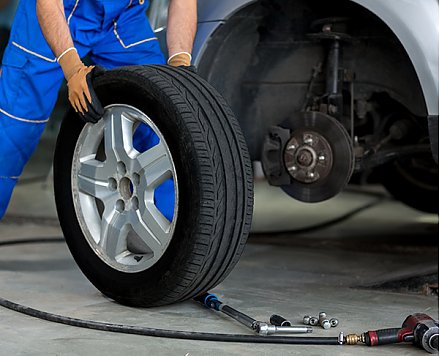 Когда автомобилистам лучше менять зимнюю резину?