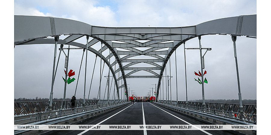 Александр Лукашенко: мосты и дороги - это наиважнейшая задача государства