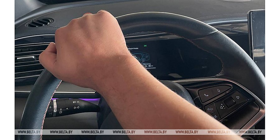 Польских автомобилистов ждет "лавина высоких сборов", вырастет плата за регистрацию транспорта и получение прав 