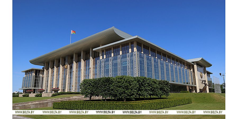 Александр Лукашенко заслушал закрытый доклад министра обороны 