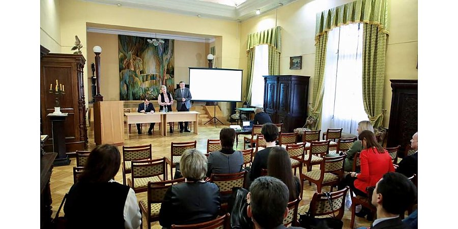 Предстоящий референдум и итоги работы в сфере культуры обсудили участники встречи с первым заместителем министра культуры Валерием Громадой в Гродно