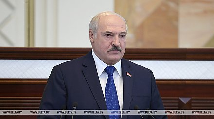 Лукашенко: недоброжелатели Беларуси перешли от организации бунтов к этапу удушения