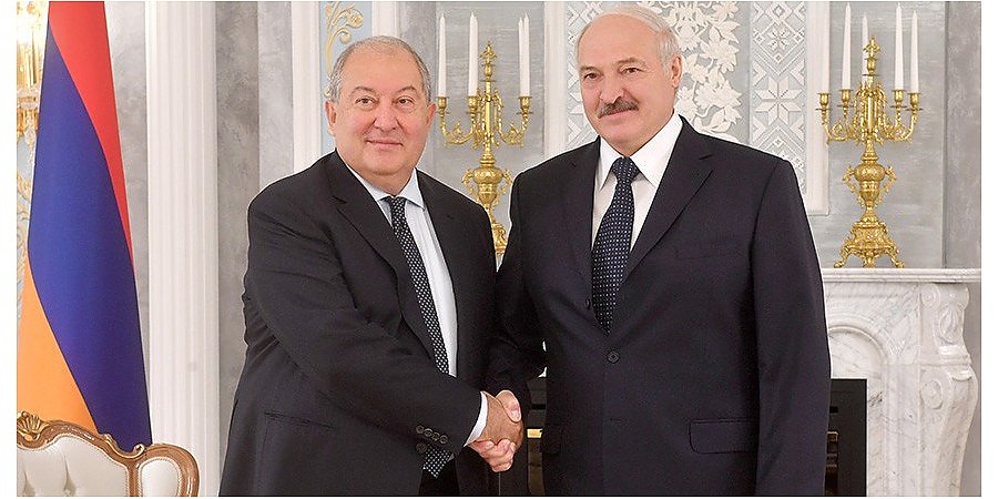 Александр Лукашенко - Армену Саркисяну: в это непростое время особую ценность приобретают взаимное доверие и бескорыстная дружба, которые исторически связывают Беларусь и Армению