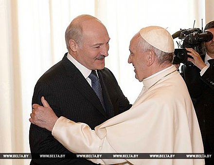Лукашенко и Папа Римский Франциск обсудили развитие отношений Беларуси с Римско-католической церковью