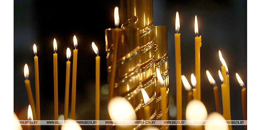 Православные верующие празднуют Введение во храм Пресвятой Богородицы