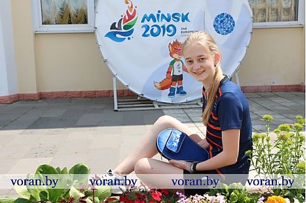За мастерское выполнение топ-спина по пластиковому стаканчику вороновская школьница получила два бесплатных билета на II Европейские игры