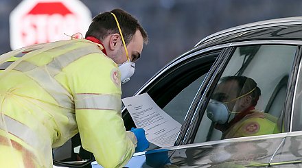 COVID-19: ЕС ограничивает въезд для иностранцев на 30 дней