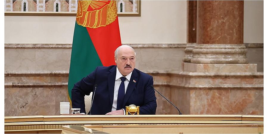 Амбициозная задача, заземление Минздрава, приоритеты в ЕАЭС и ядерное рукопожатие. Итоги разноплановой недели Президента