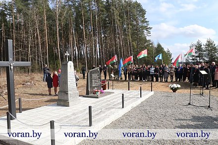 В 80-ю годовщину хатынской трагедии на Вороновщине прошел митинг-реквием (+ВИДЕО)