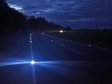 Светящаяся дорога появилась в Беларуси