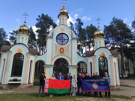 Сотрудники Вороновского РОВД с семьями побывали на экскурсии на стеклозаводе “Неман” и в Новогрудке