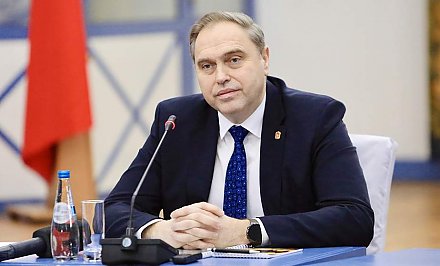 «В Беларуси делается все для развития человеческого потенциала. Это залог стабильности в обществе». Председатель облисполкома Владимир Караник провел пресс-конференцию с журналистами республиканских и региональных СМИ