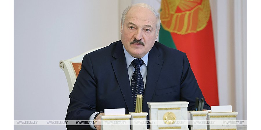 Александр Лукашенко о своей формуле в партийном строительстве: не с левыми, не с правыми - с народом