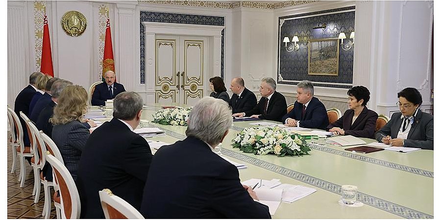 Александр Лукашенко: любые политические новации должны создавать условия для развития суверенной Беларуси