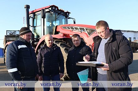 В сельхозпредприятиях Вороновщины проходит государственный технический осмотр тракторов и прицепов к ним 