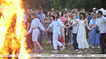 Атмосферно и весело. Купалье отпраздновали на Августовском канале