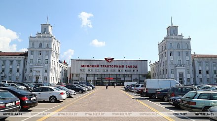 Александр Лукашенко абсолютно уверен в перспективах развития МТЗ: на продукцию завода огромный спрос в мире