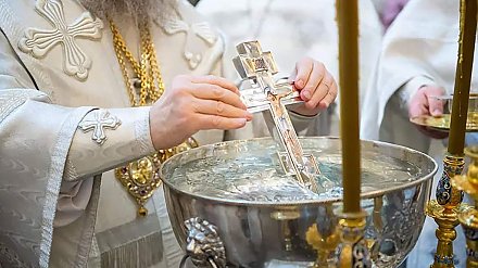 Когда лучше набирать крещенскую воду?