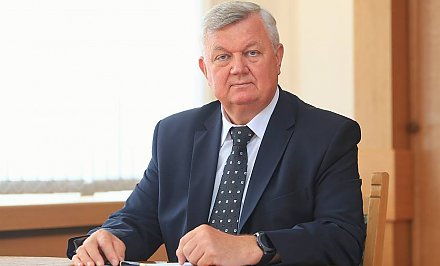 Субботнюю прямую линию провел первый заместитель председателя облисполкома Иван ЖУК