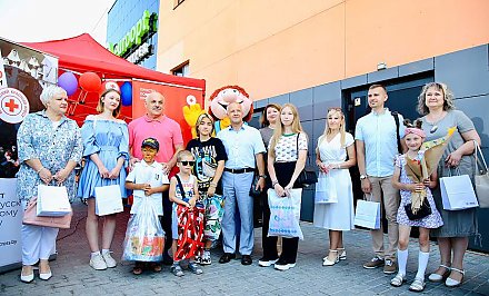 В Гродно стартовала благотворительная акция «Соберем детей в школу»