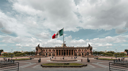 Мексика прекратила дипотношения с Эквадором после инцидента со штурмом посольства