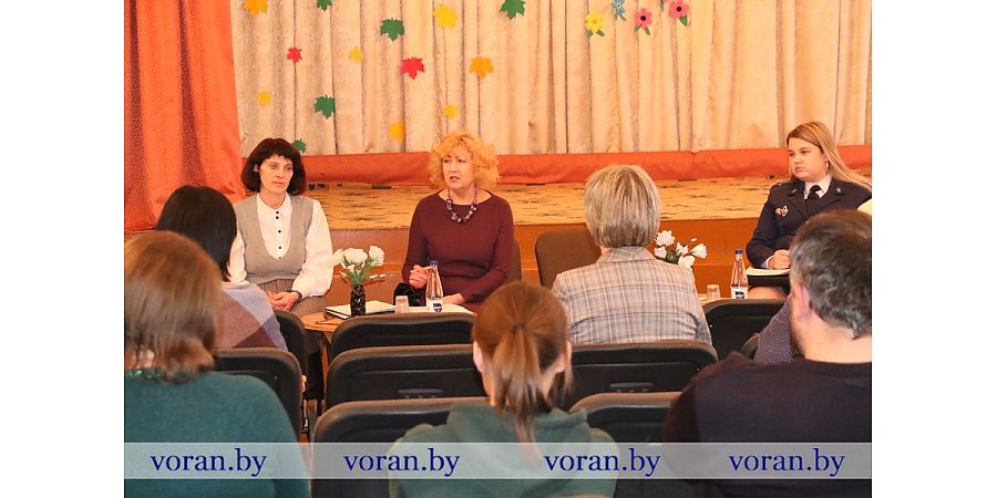 Профсоюзный прием, прямая линия и День правового просвещения и правовой культуры прошли в Беняконской средней школе. 