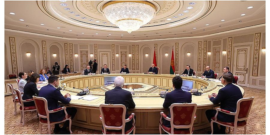 Александр Лукашенко - губернатору Калининградской области: разделить нас искусственными барьерами не получится
