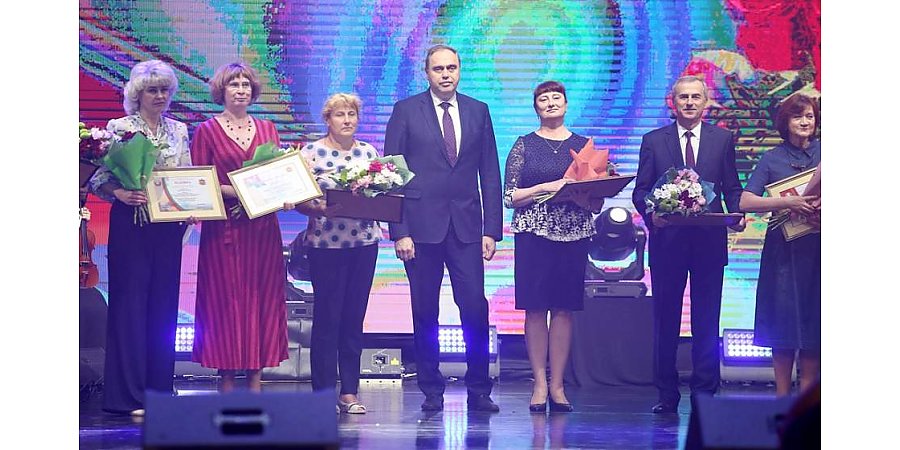 «В непростое время врачи доказали, что медицинский долг для них не просто выражение, а образ жизни». В Гродно прошло торжественное мероприятие, посвященное Дню медицинских работников