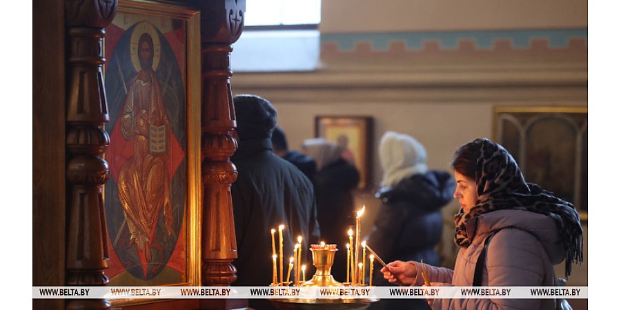 Православные верующие празднуют Покров Пресвятой Богородицы