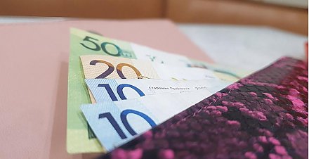 "Белпочта" досрочно выплатит пенсии и пособия за 25 апреля