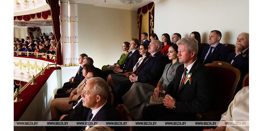 Александр Лукашенко посещает Большой театр