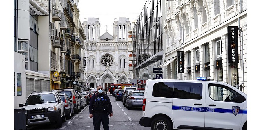 Площадь перед Нотр-Дамом закрыли из‑за загрязнения воздуха свинцом