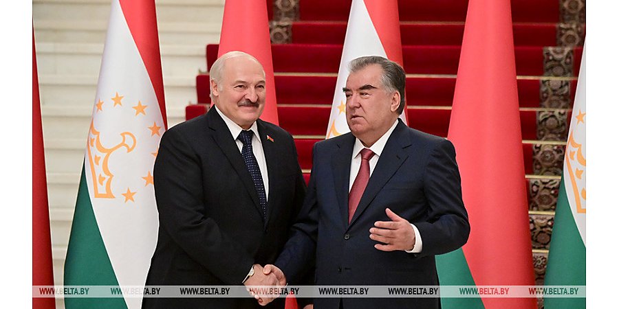 Александр Лукашенко в Душанбе встретился с Эмомали Рахмоном