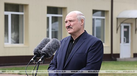 Лукашенко: мы не можем позволить разрушать страну