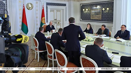 "Не страдать глобализмом". Участники совещания у Александра Лукашенко об инвестпроектах с зарубежными партнерами