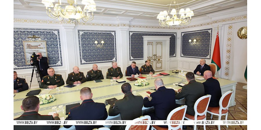 Смелый эксперимент, северная стратегия, учеба для военных и народное ополчение. Итоги недели Президента