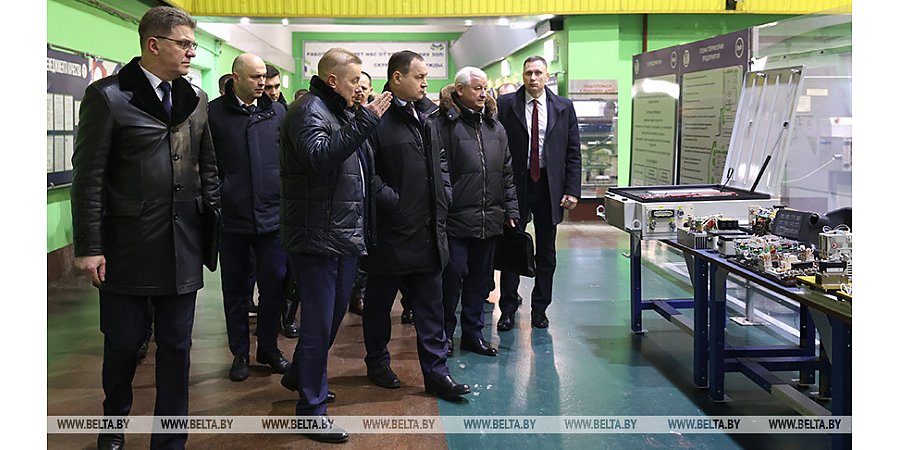 Роман Головченко: необходимо определить реальные сроки создания отечественного легкового электромобиля