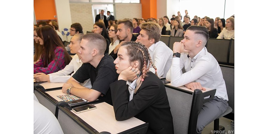 Минобразования изучает возможности распределения «платников»