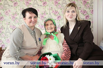 «Мы вас поздравляем, дорогие подруги!» Акция Белорусского союза женщин в преддверии 9 Мая прошла в Вороновском районе (будет дополнено)