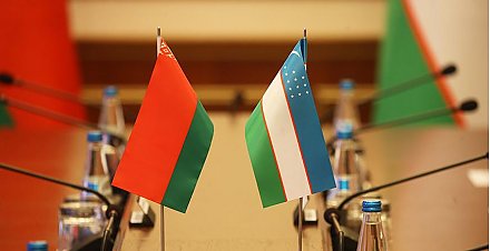 Роман Головченко с рабочим визитом прилетел в Узбекистан