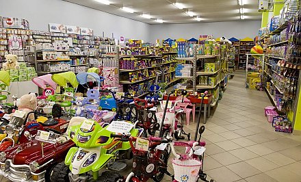 В Лиде в продаже обнаружены опасные детские игрушки: одни с превышением фенола, другие – травмоопасные
