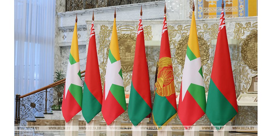 Встреча Александра Лукашенко и премьера Мьянмы Мин Аун Хлайна началась во Дворце Независимости