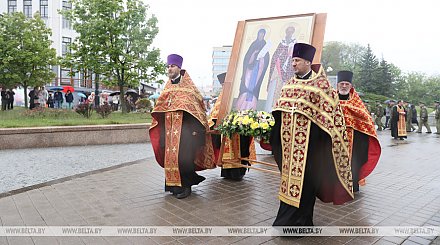Божественная литургия и крестный ход состоялись в Минске в День славянской письменности и культуры