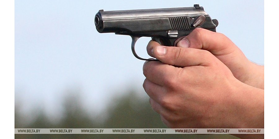 Вооруженный мужчина открыл стрельбу в Париже: два человека погибли, четверо ранены