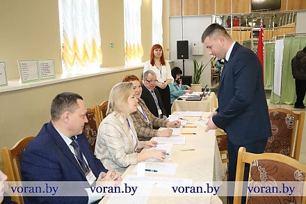 Председатель Вороновского райисполкома сделал свой выбор в единый день голосования (ВИДЕО)