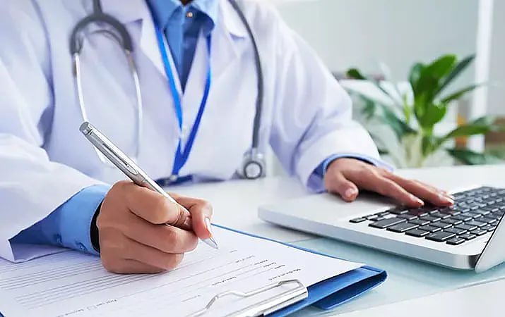 Как будут работать поликлиники и больницы в праздники