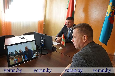 Беларусь-Россия:  партнерство регионов. Главы Вороновского и Нестеровского районов во время видеомоста обменялись поздравлениями с годовщиной установления партнерских связей