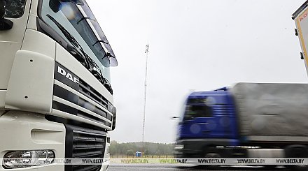 Очередь транспорта на въезд в Польшу увеличилась более чем на 800 авто - ГПК